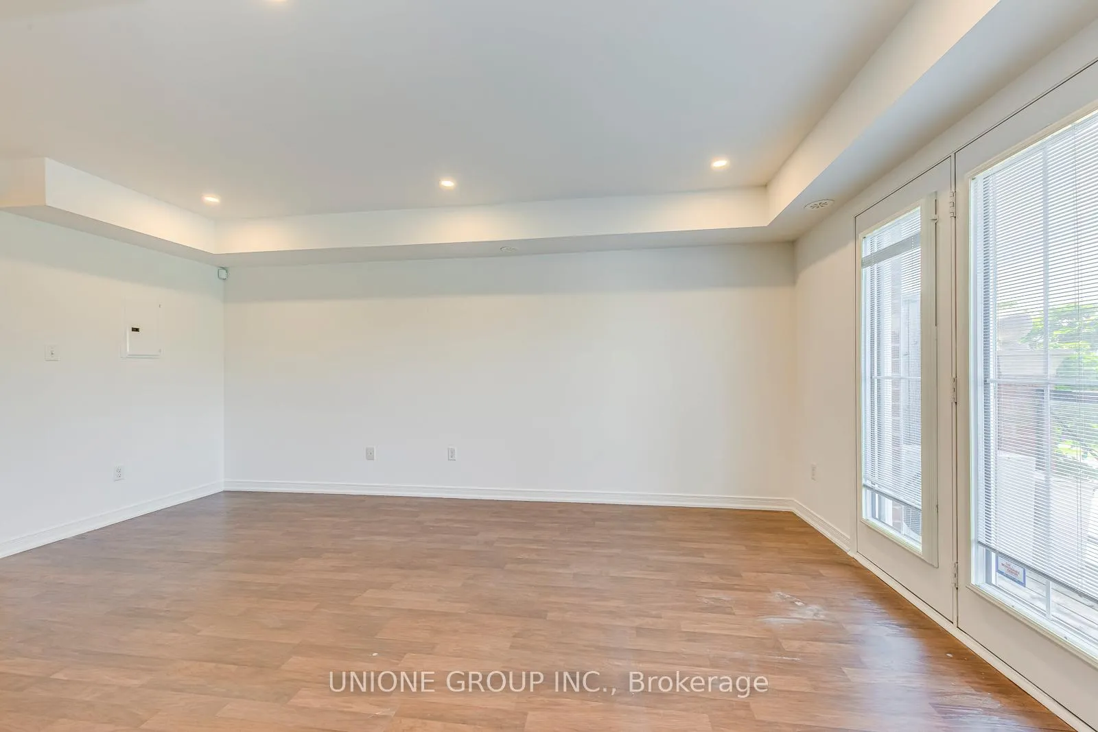 Photo 9 of Unit 2, 2551 Sixth Line, Oakville, River Oaks — HOMEH