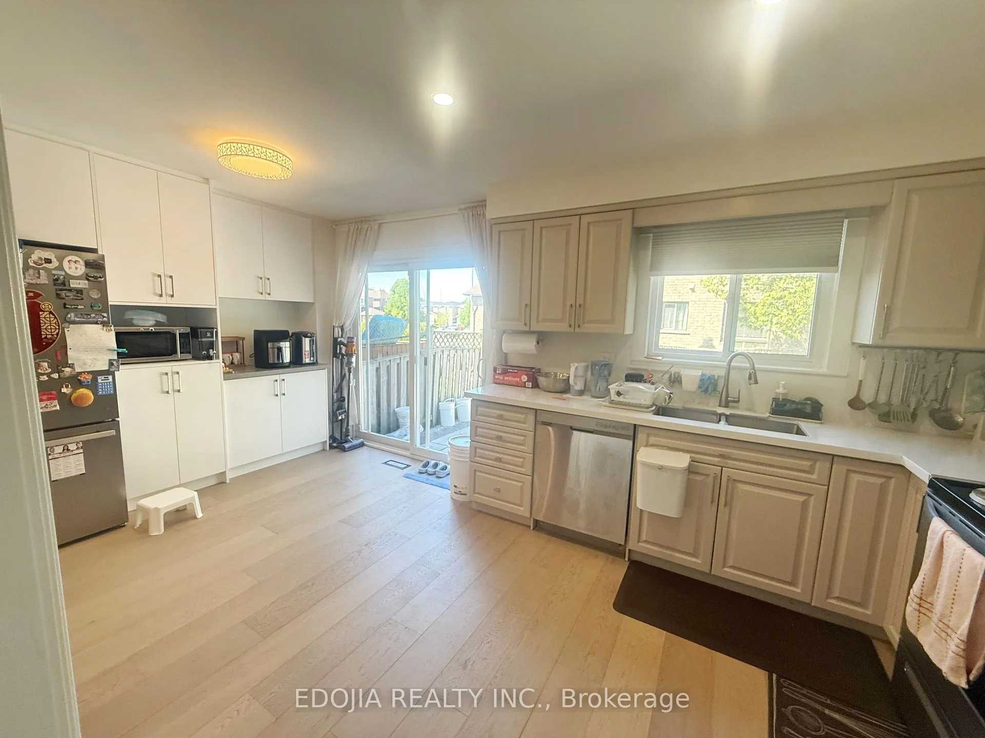 Photo 4 of 104 Goodwood Drive, Markham, Middlefield — HOMEH
