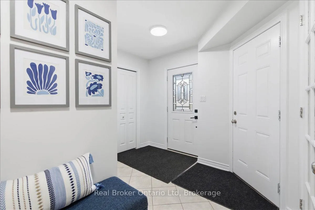 Photo 5 of 32 Laughland Lane, Guelph, Pineridge/Westminster Woods — HOMEH