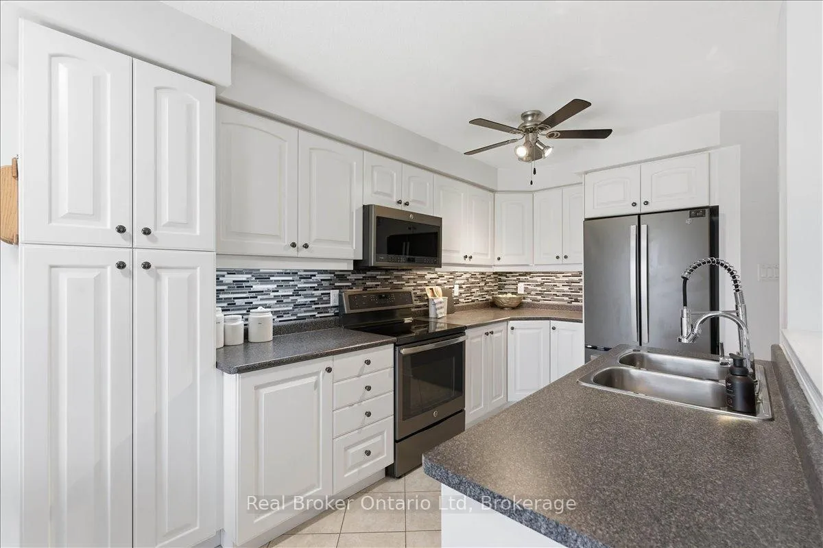 Photo 8 of 32 Laughland Lane, Guelph, Pineridge/Westminster Woods — HOMEH