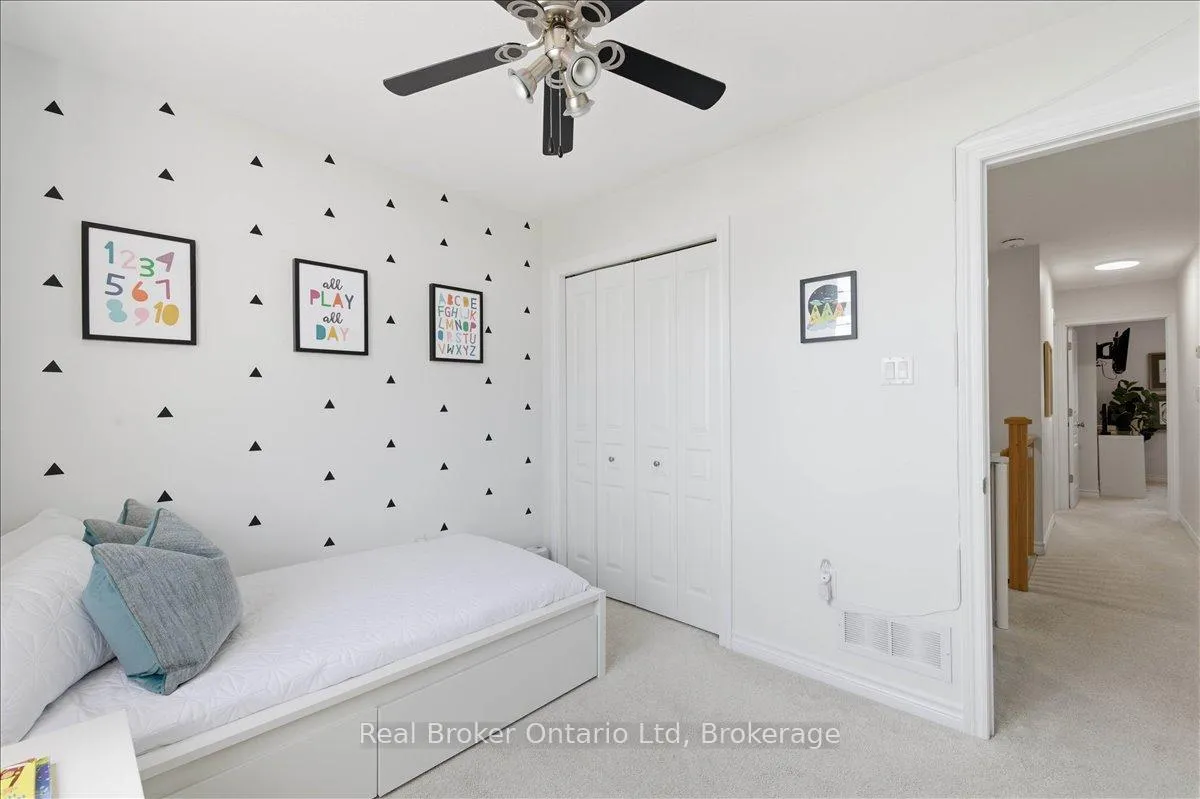 Photo 23 of 32 Laughland Lane, Guelph, Pineridge/Westminster Woods — HOMEH