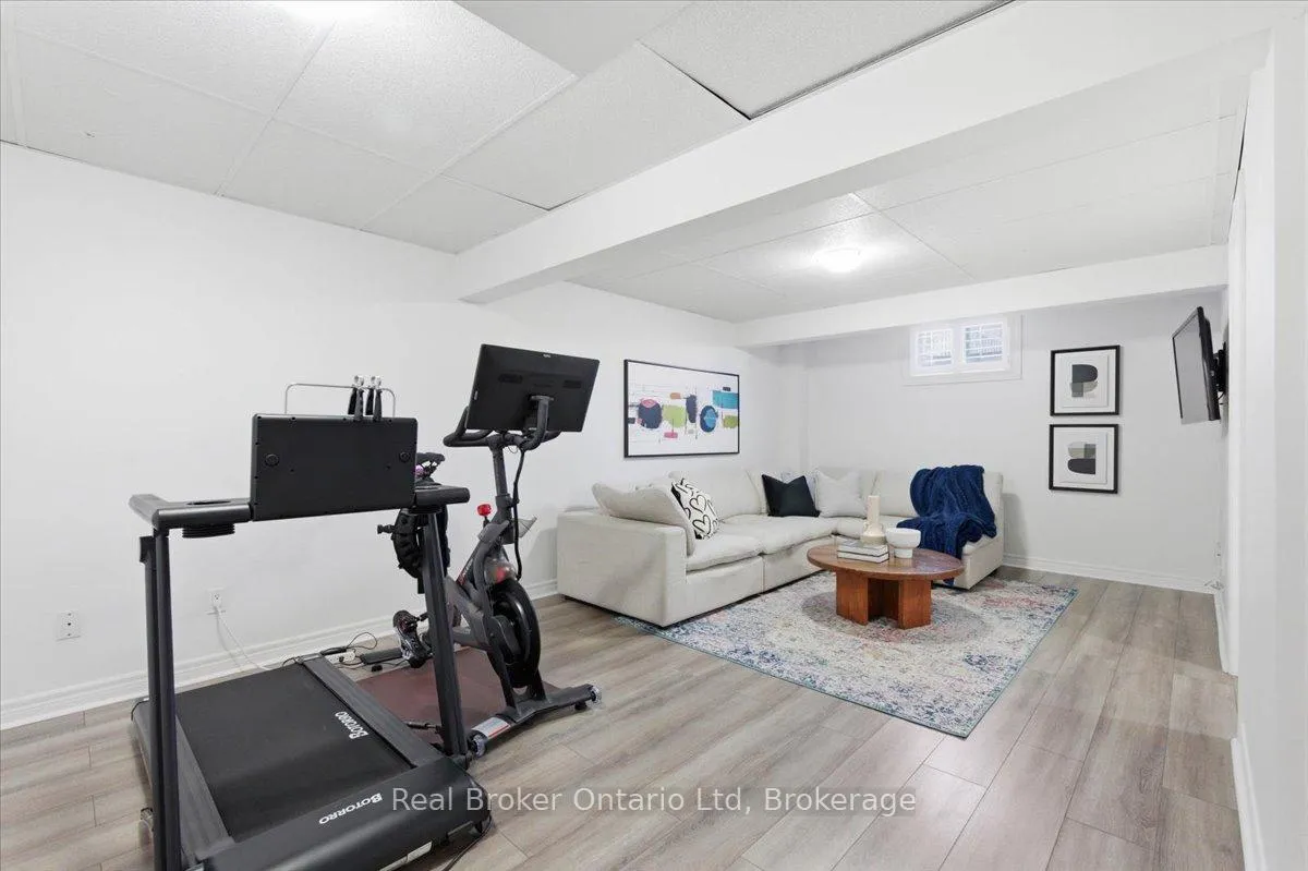 Photo 26 of 32 Laughland Lane, Guelph, Pineridge/Westminster Woods — HOMEH