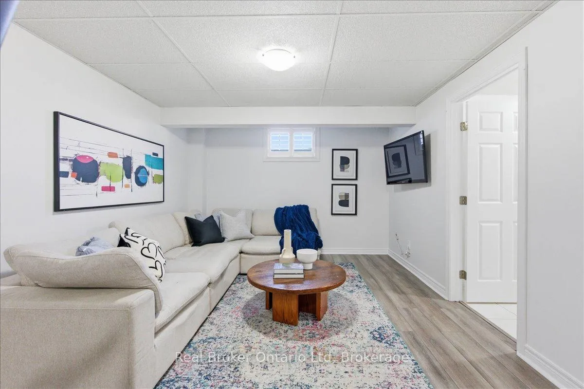 Photo 29 of 32 Laughland Lane, Guelph, Pineridge/Westminster Woods — HOMEH