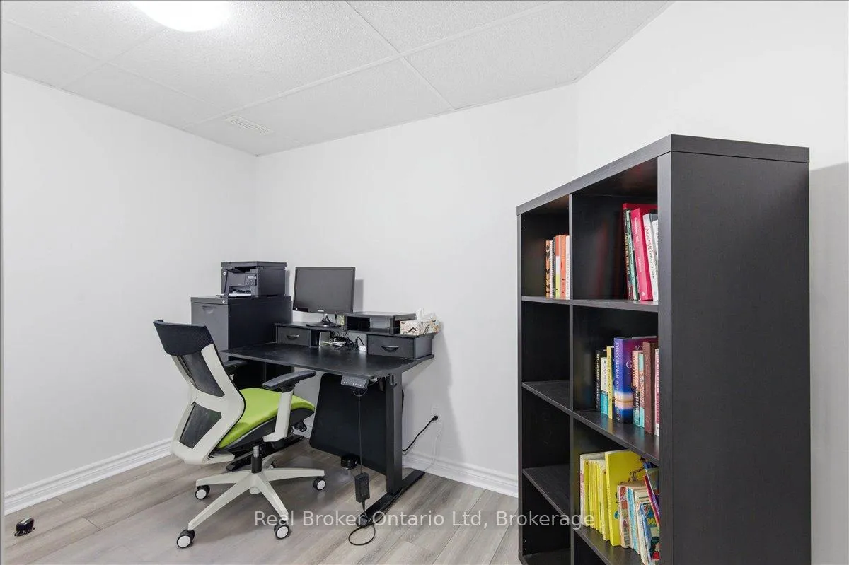 Photo 31 of 32 Laughland Lane, Guelph, Pineridge/Westminster Woods — HOMEH