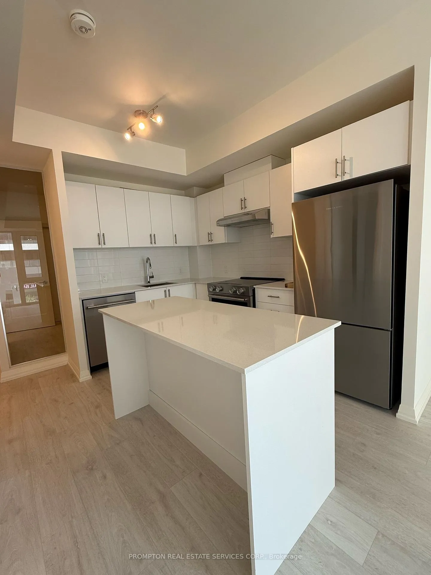 Photo 6 of Unit 202, 27 Korda Gate, Vaughan, Vellore Village — HOMEH