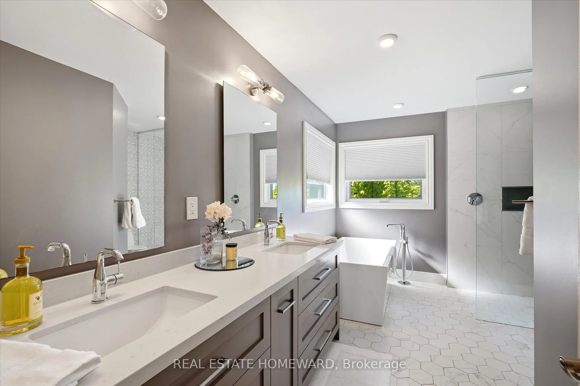Photo 27 of 2471 Castlebrook Road, Oakville, Westmount — HOMEH