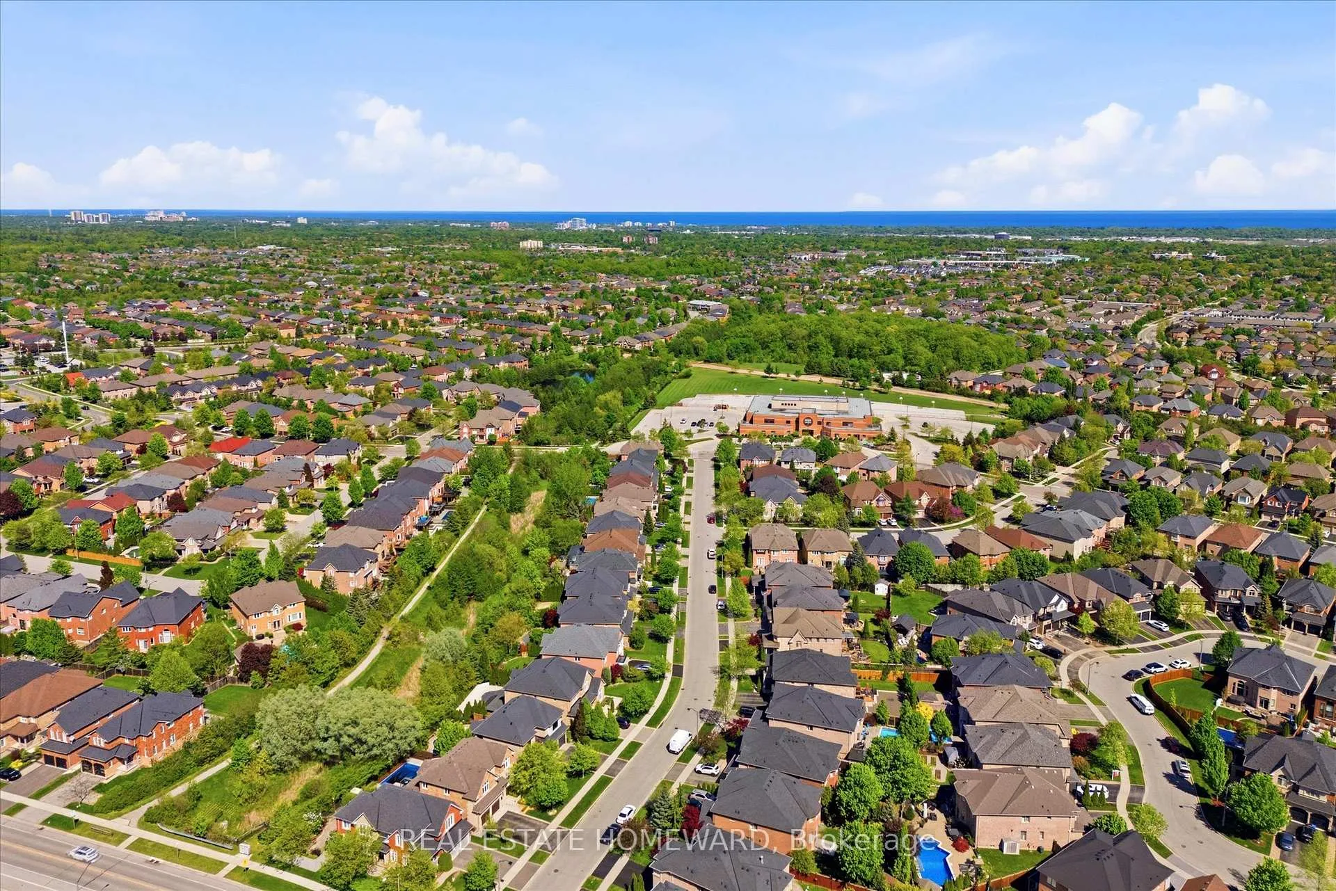 Photo 49 of 2471 Castlebrook Road, Oakville, Westmount — HOMEH