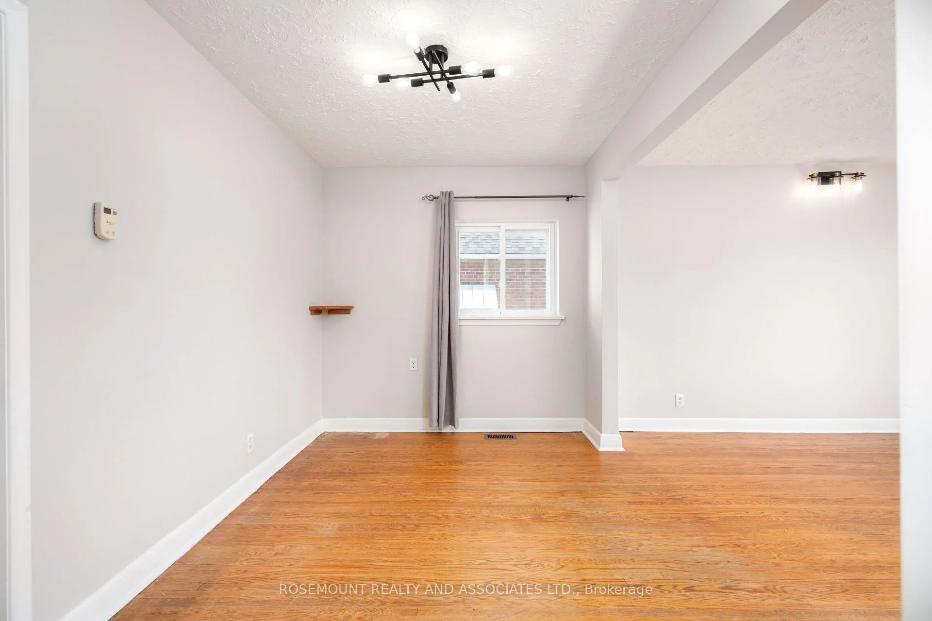 Photo 10 of Unit UPPER, 32 Maywood Park, Scarborough, Kennedy Park — HOMEH