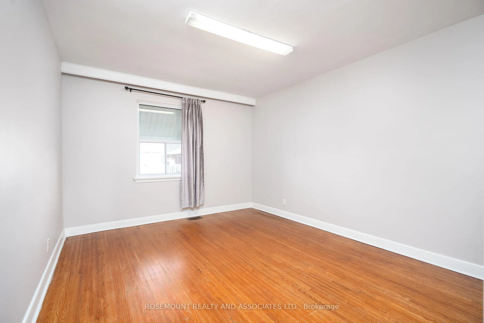 Photo 13 of Unit UPPER, 32 Maywood Park, Scarborough, Kennedy Park — HOMEH
