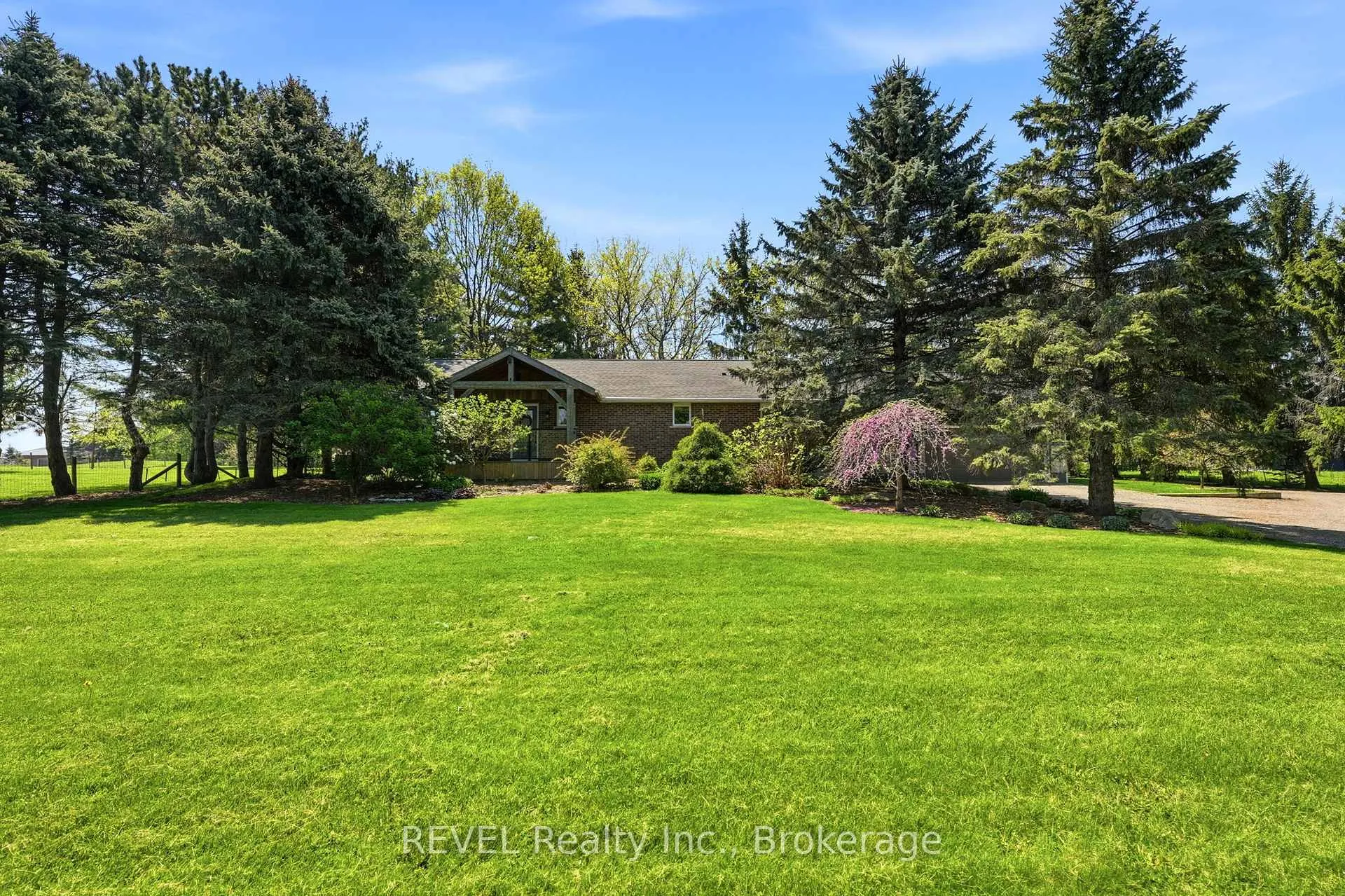 Photo 2 of 200 Hurricane Road, Pelham, Fonthill — HOMEH