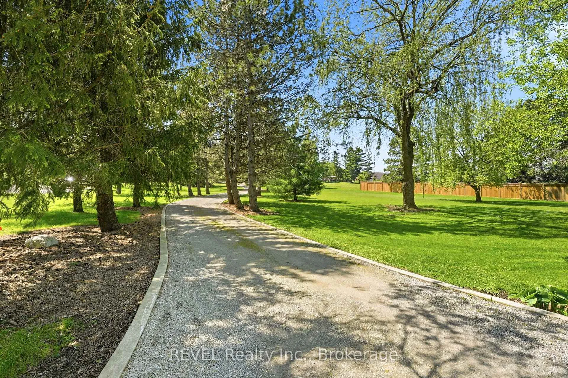 Photo 3 of 200 Hurricane Road, Pelham, Fonthill — HOMEH