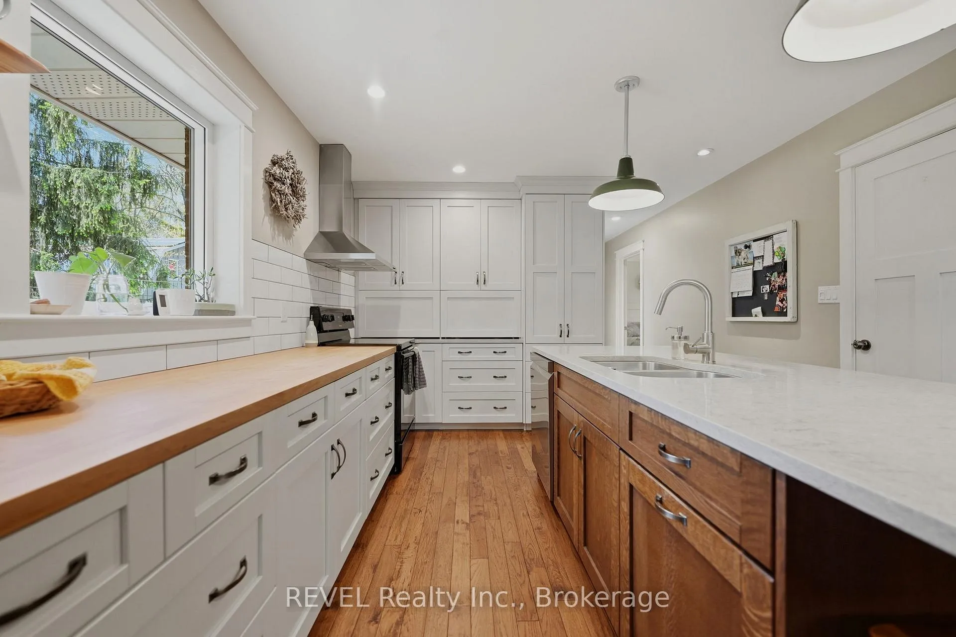 Photo 13 of 200 Hurricane Road, Pelham, Fonthill — HOMEH