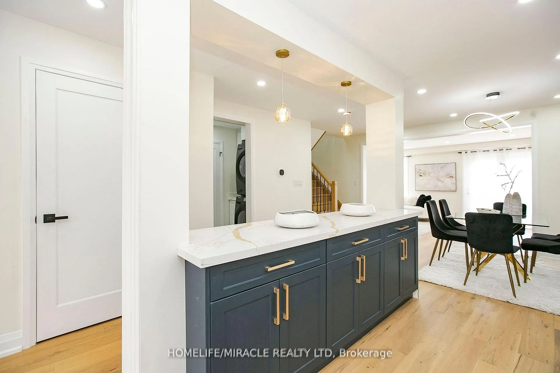 Photo 9 of 52 Foxacre Row, Brampton, Madoc — HOMEH