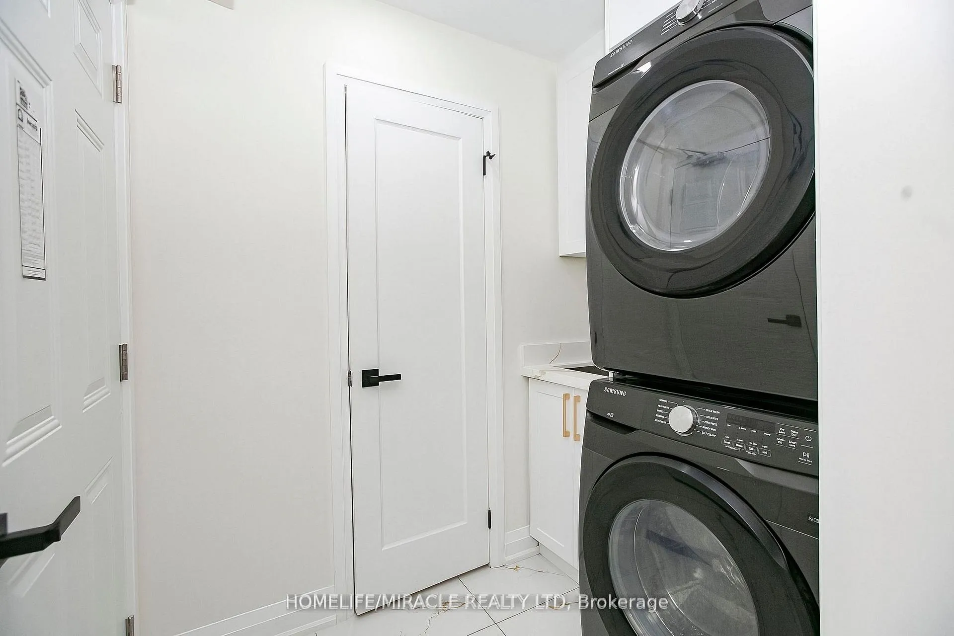 Photo 19 of 52 Foxacre Row, Brampton, Madoc — HOMEH