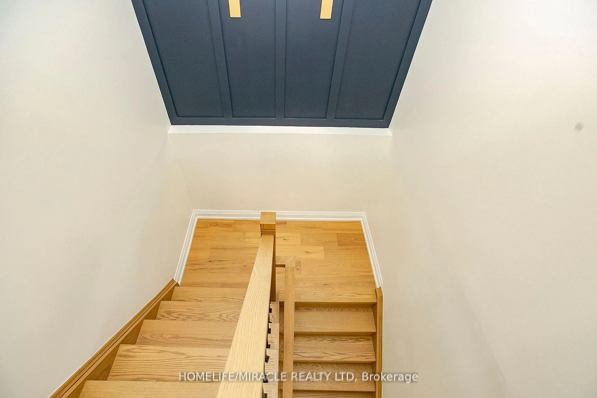 Photo 22 of 52 Foxacre Row, Brampton, Madoc — HOMEH