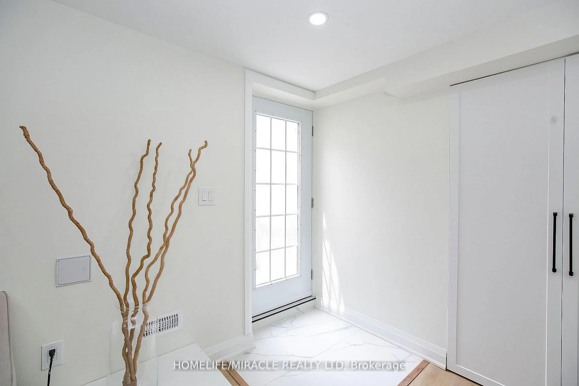 Photo 40 of 52 Foxacre Row, Brampton, Madoc — HOMEH