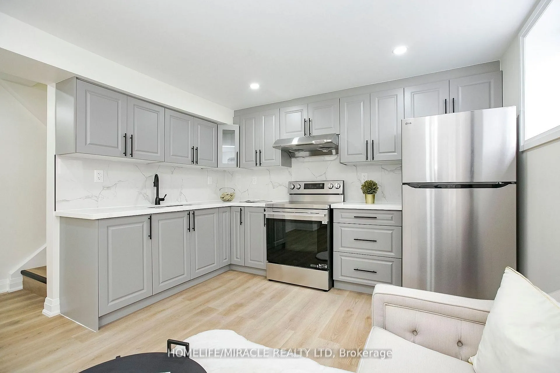 Photo 42 of 52 Foxacre Row, Brampton, Madoc — HOMEH