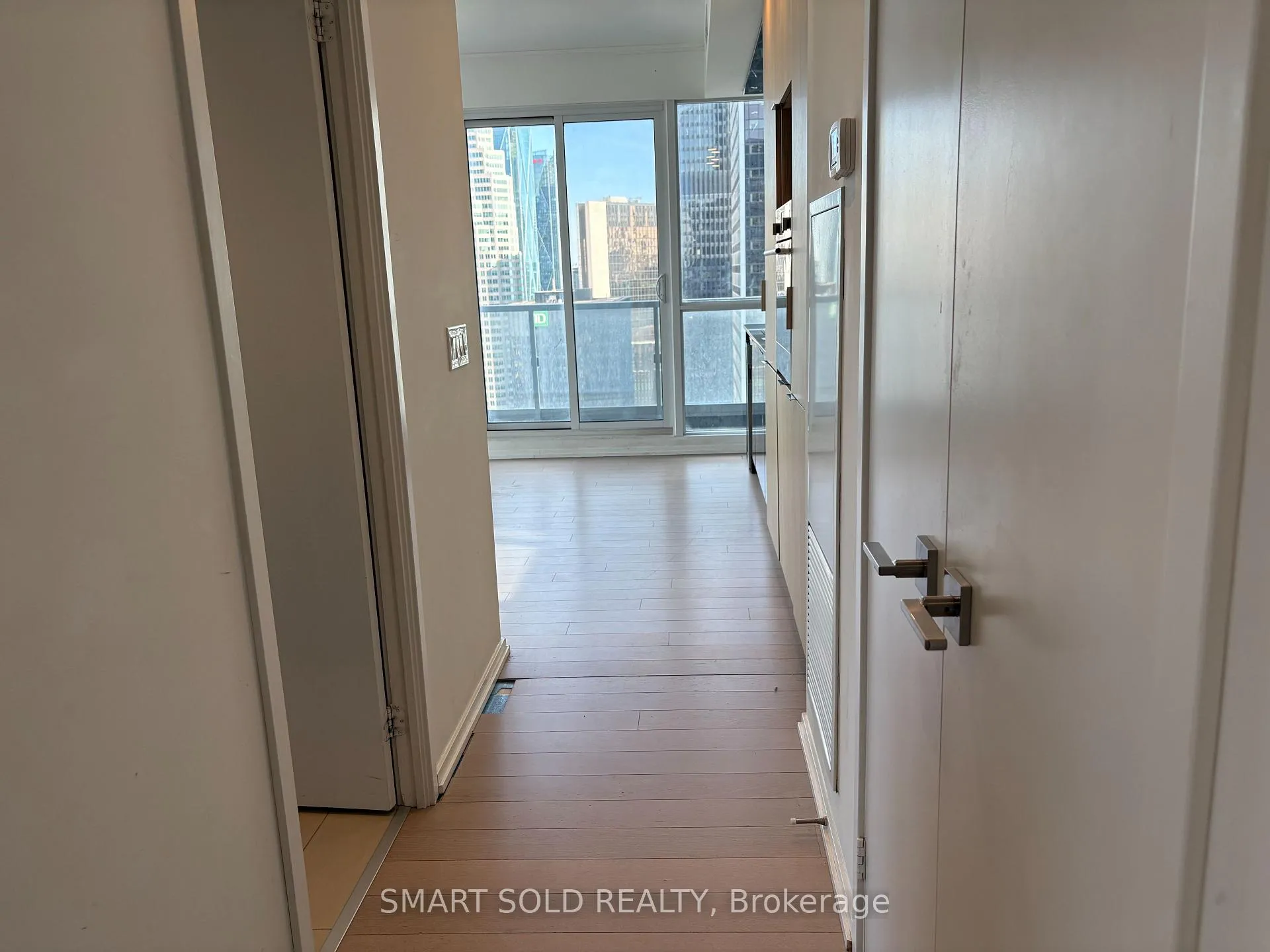 Photo 4 of Unit 4606, 70 Temperance Street, Toronto, Bay Street Corridor — HOMEH