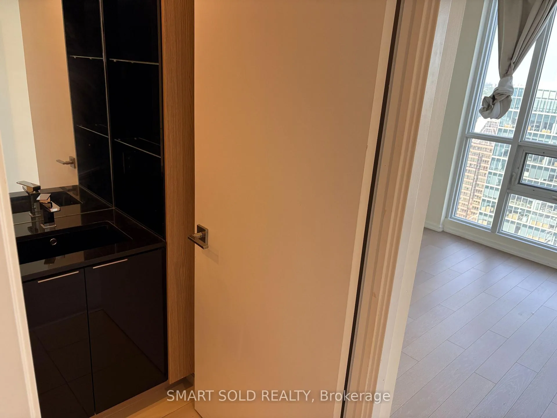 Photo 6 of Unit 4606, 70 Temperance Street, Toronto, Bay Street Corridor — HOMEH