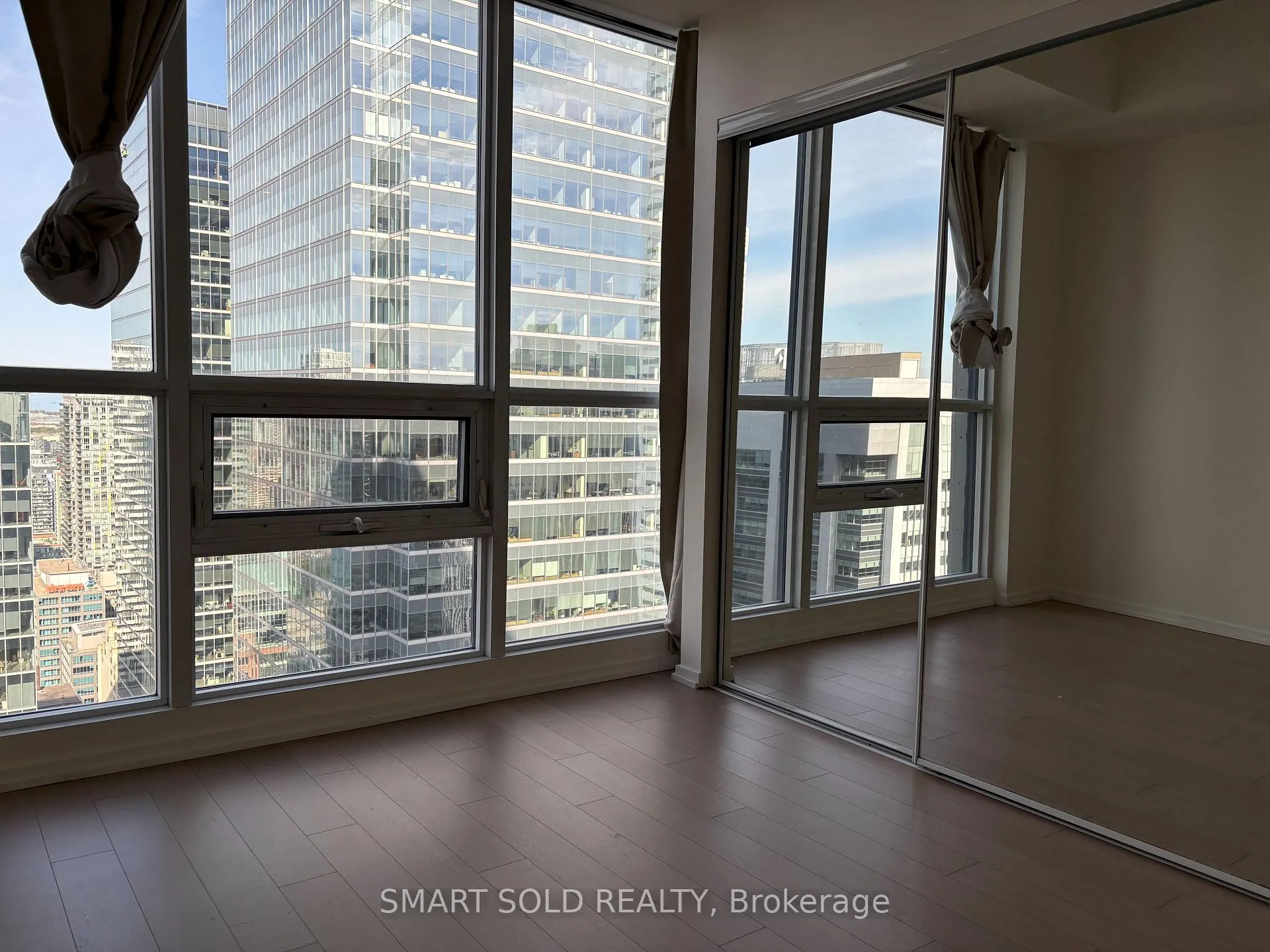 Photo 8 of Unit 4606, 70 Temperance Street, Toronto, Bay Street Corridor — HOMEH