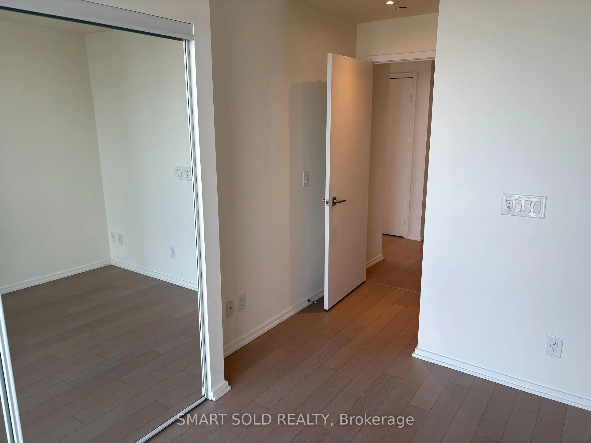 Photo 12 of Unit 4606, 70 Temperance Street, Toronto, Bay Street Corridor — HOMEH