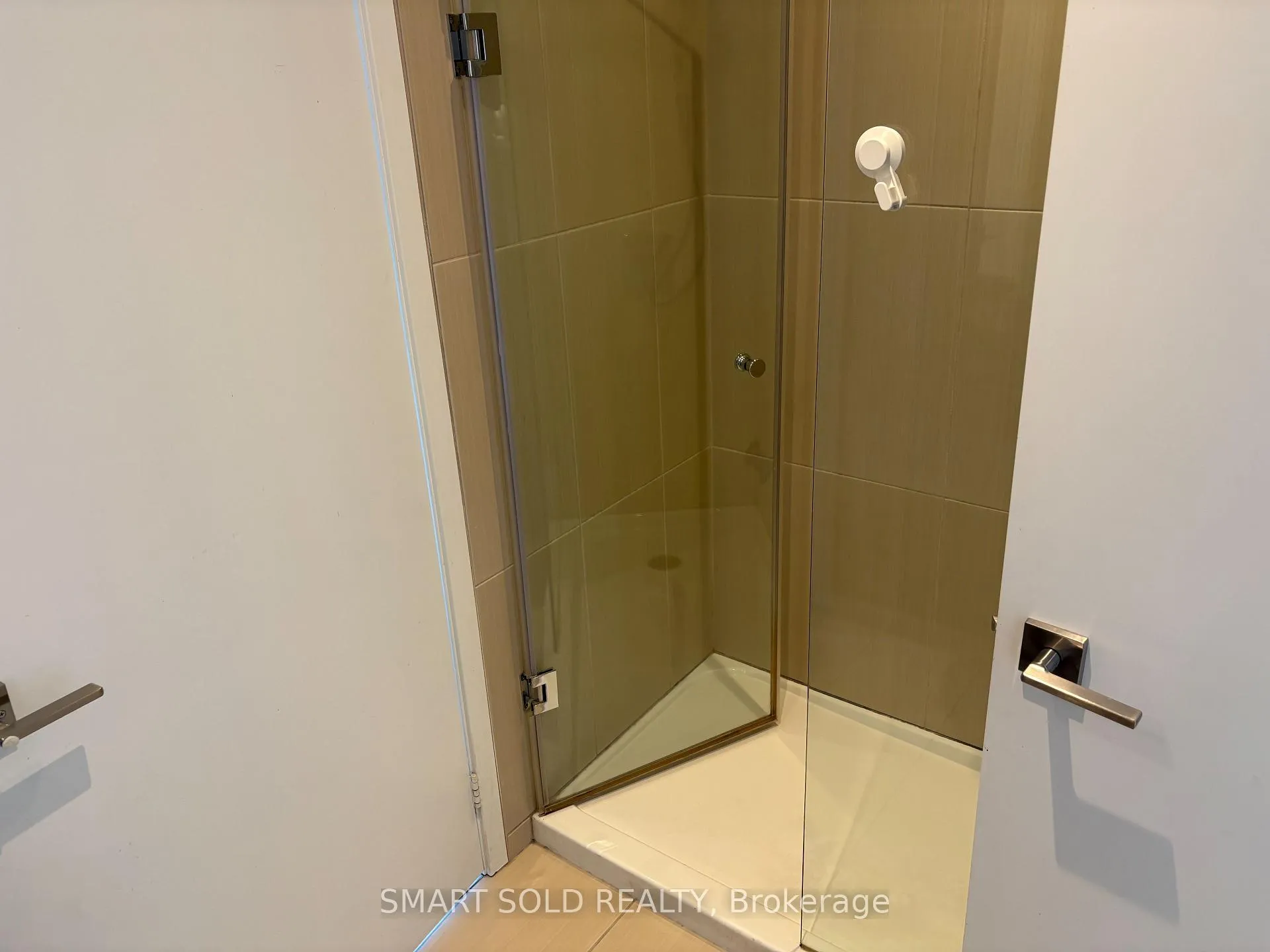 Photo 16 of Unit 4606, 70 Temperance Street, Toronto, Bay Street Corridor — HOMEH