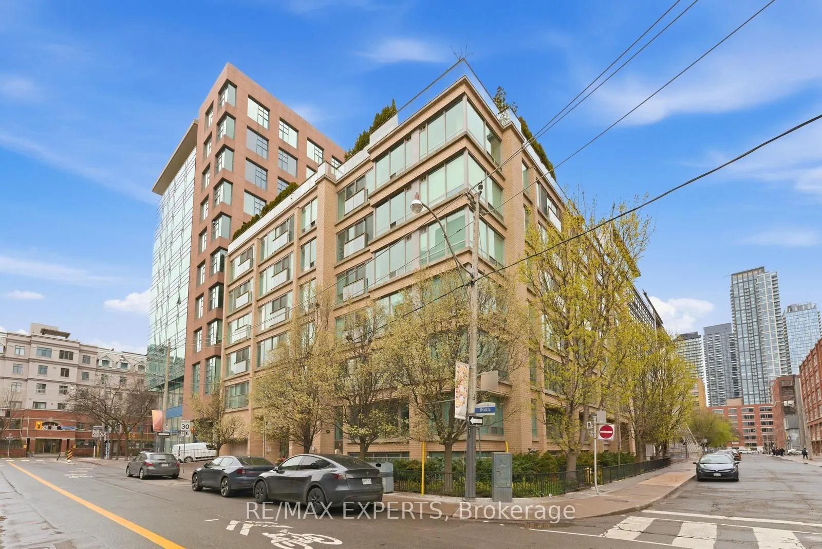 Front of Unit 707, 50 Camden Street