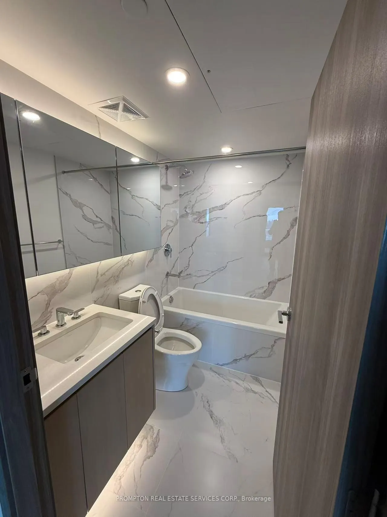 Photo 23 of Unit 7101, 3 Concord cityplace Way, Toronto, Waterfront Communities — HOMEH