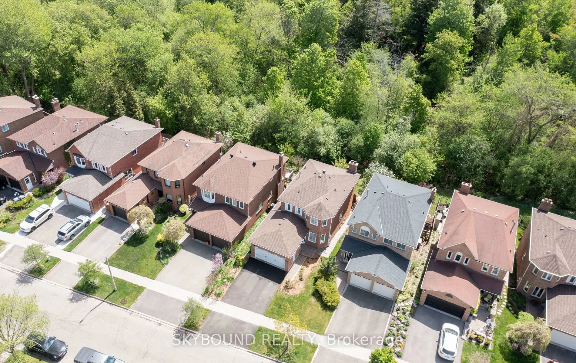 Photo 3 of 21 Pinellas Drive, Brampton, Heart Lake East — HOMEH