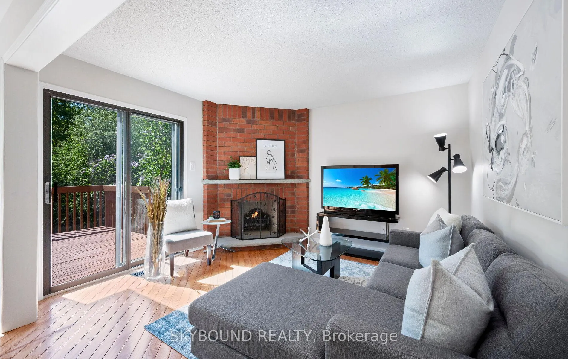 Photo 11 of 21 Pinellas Drive, Brampton, Heart Lake East — HOMEH