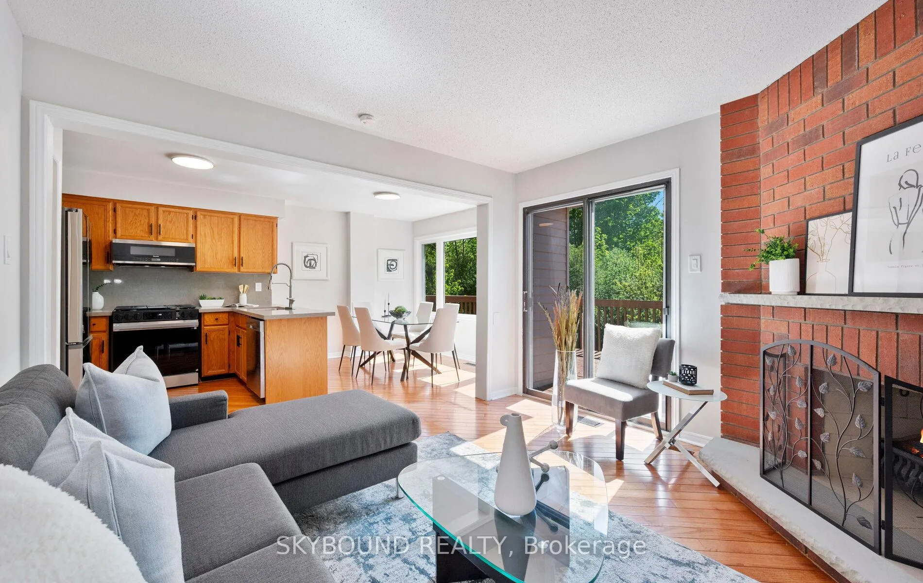 Photo 14 of 21 Pinellas Drive, Brampton, Heart Lake East — HOMEH