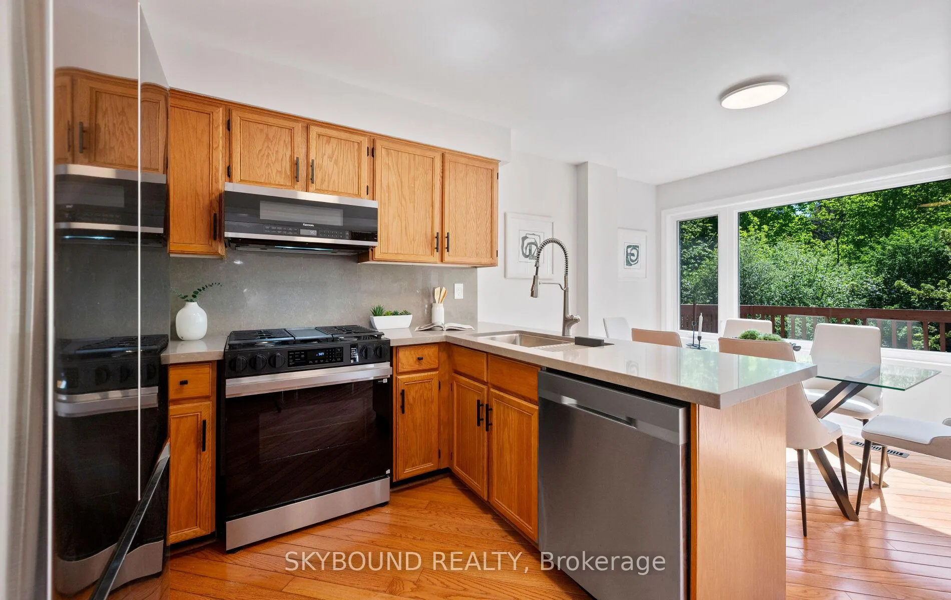 Photo 16 of 21 Pinellas Drive, Brampton, Heart Lake East — HOMEH