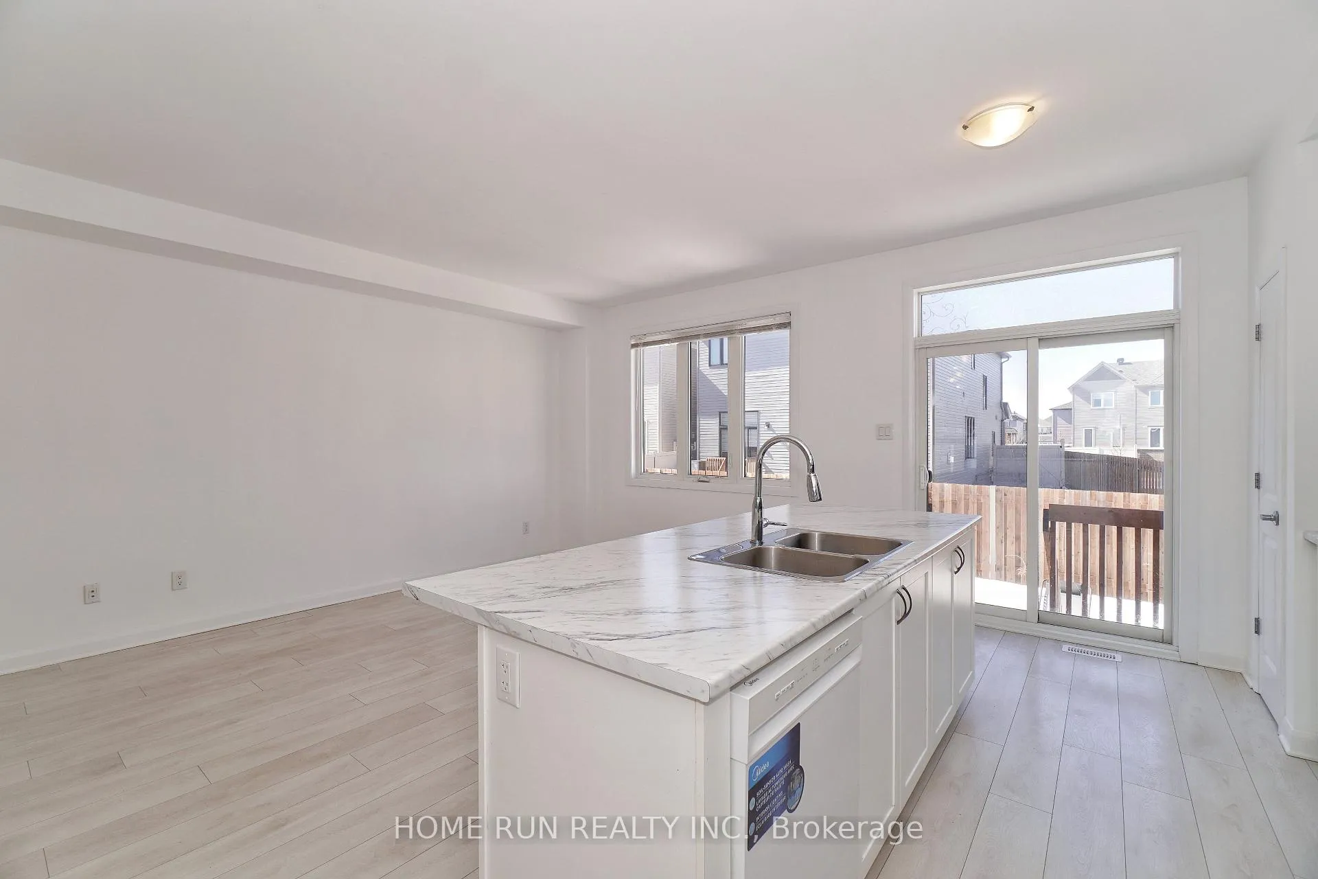 Photo 14 of 50 Natare Place, Ottawa, Kanata - Kanata Lakes/Heritage Hills — HOMEH