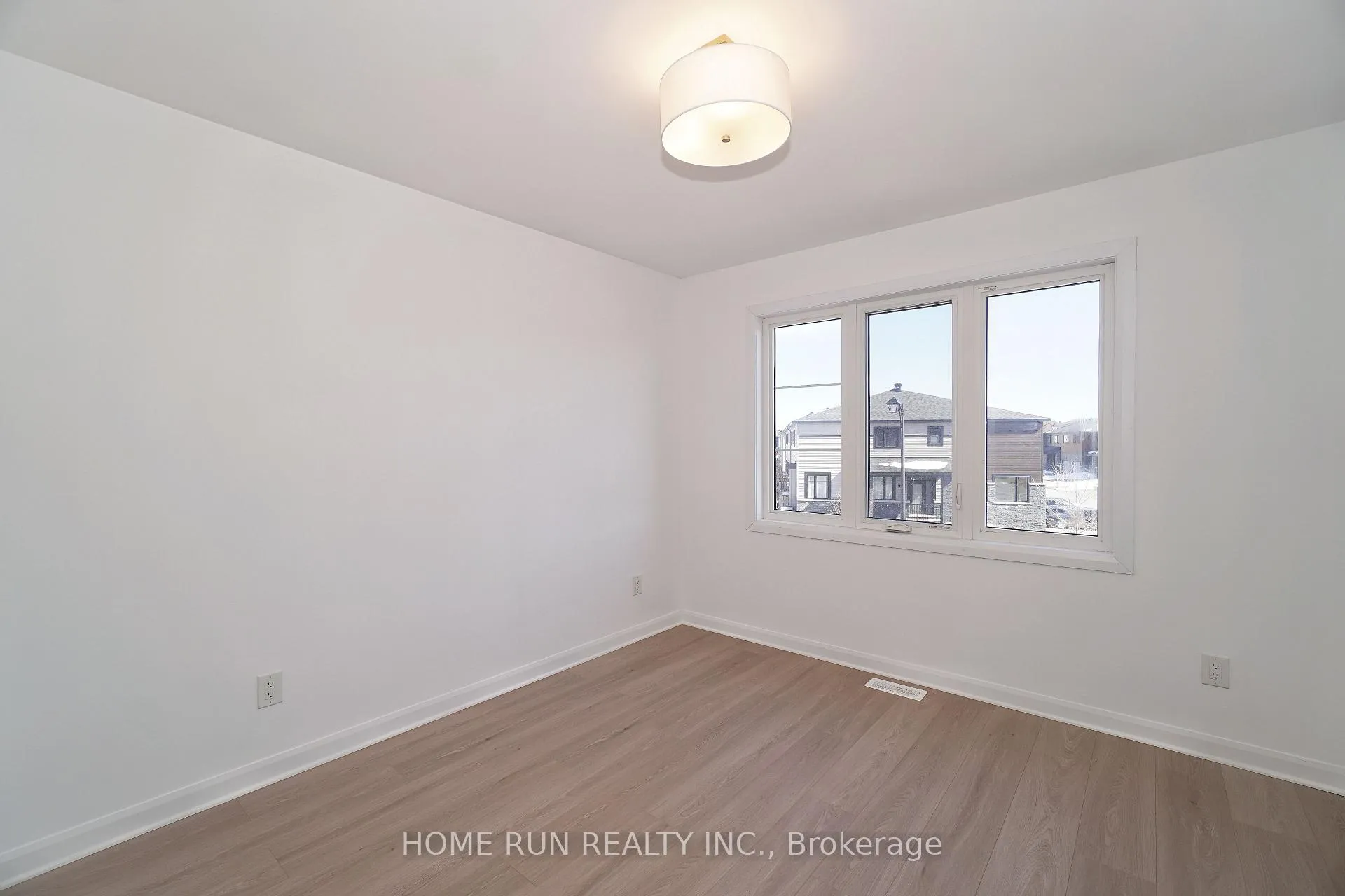 Photo 28 of 50 Natare Place, Ottawa, Kanata - Kanata Lakes/Heritage Hills — HOMEH