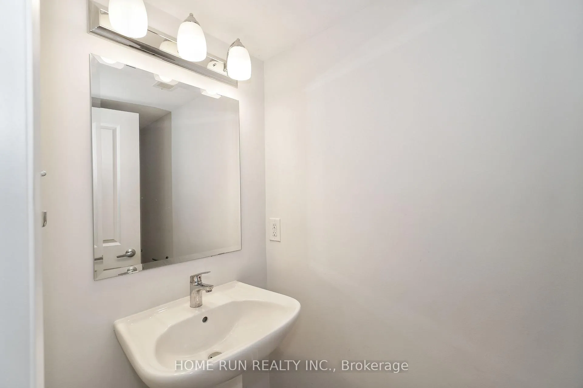 Photo 33 of 50 Natare Place, Ottawa, Kanata - Kanata Lakes/Heritage Hills — HOMEH