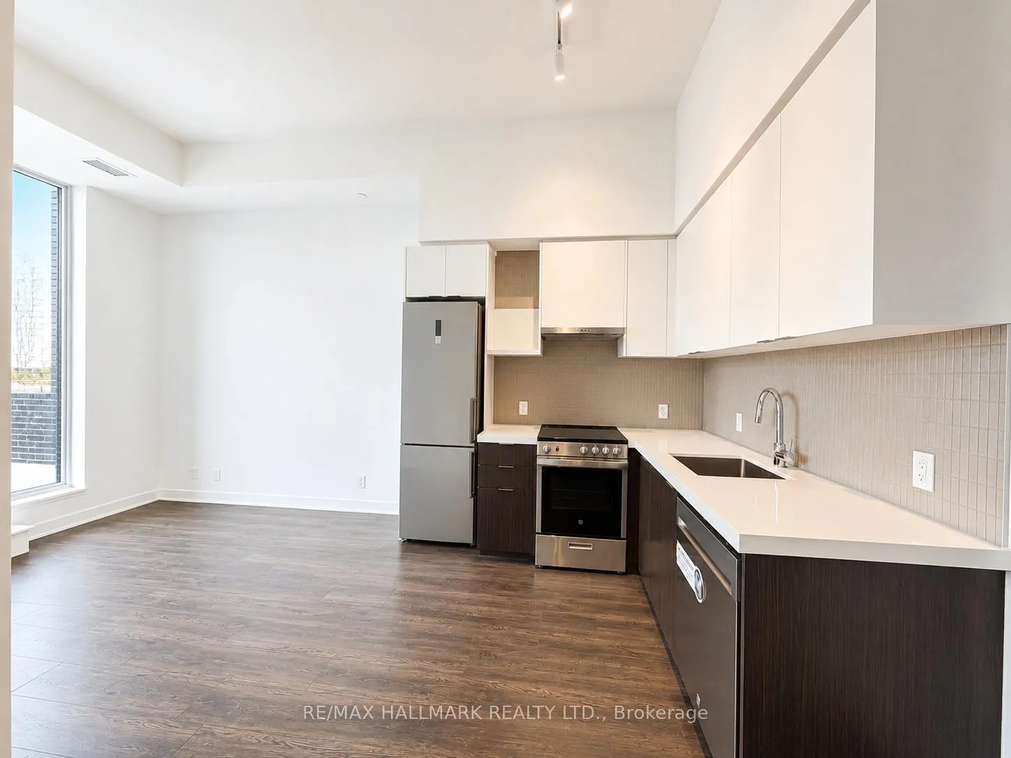 Photo 6 of Unit 201, 10 Flavelle Trail, Vaughan, Steeles West Industrial — HOMEH