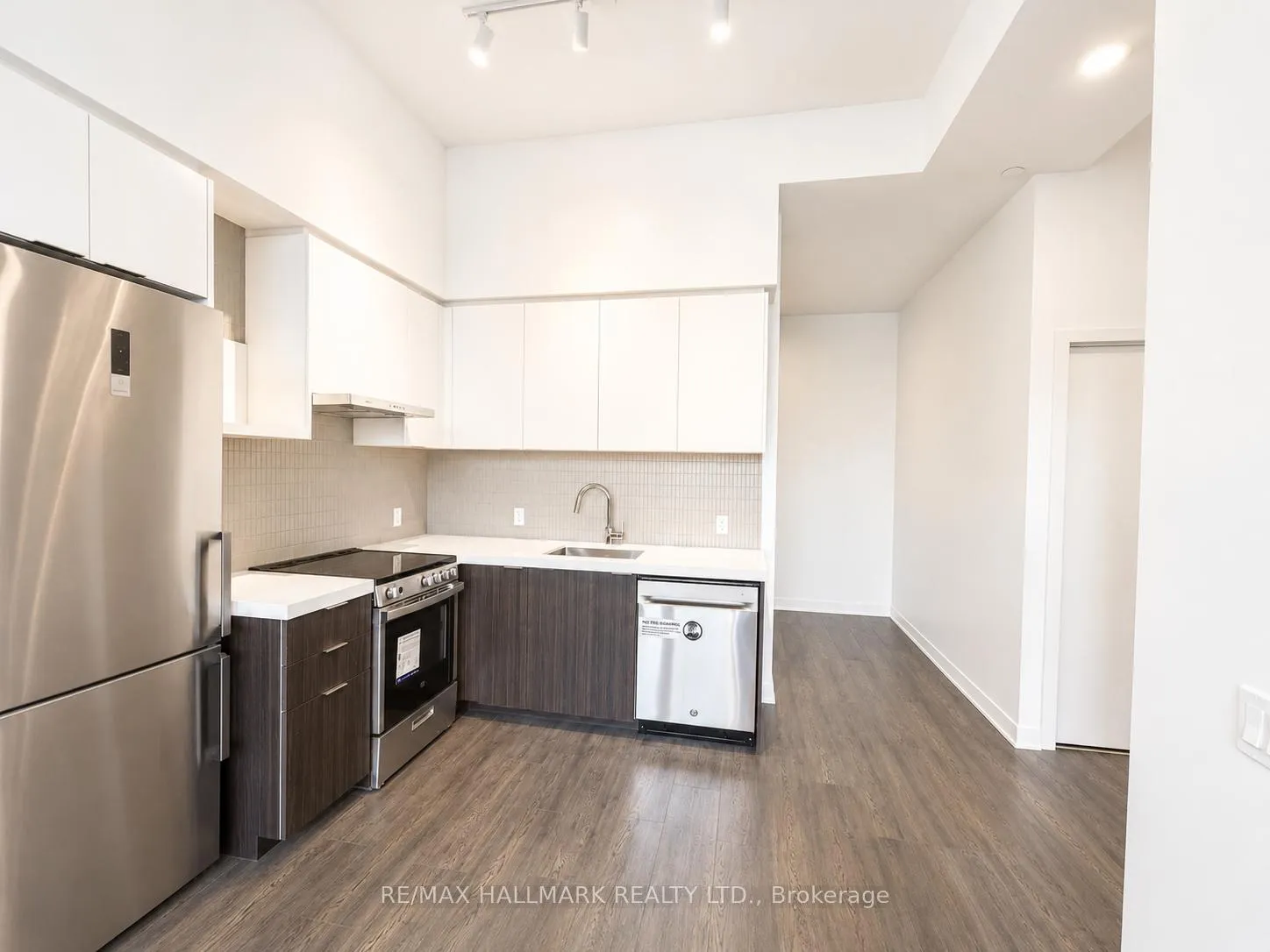 Photo 8 of Unit 201, 10 Flavelle Trail, Vaughan, Steeles West Industrial — HOMEH