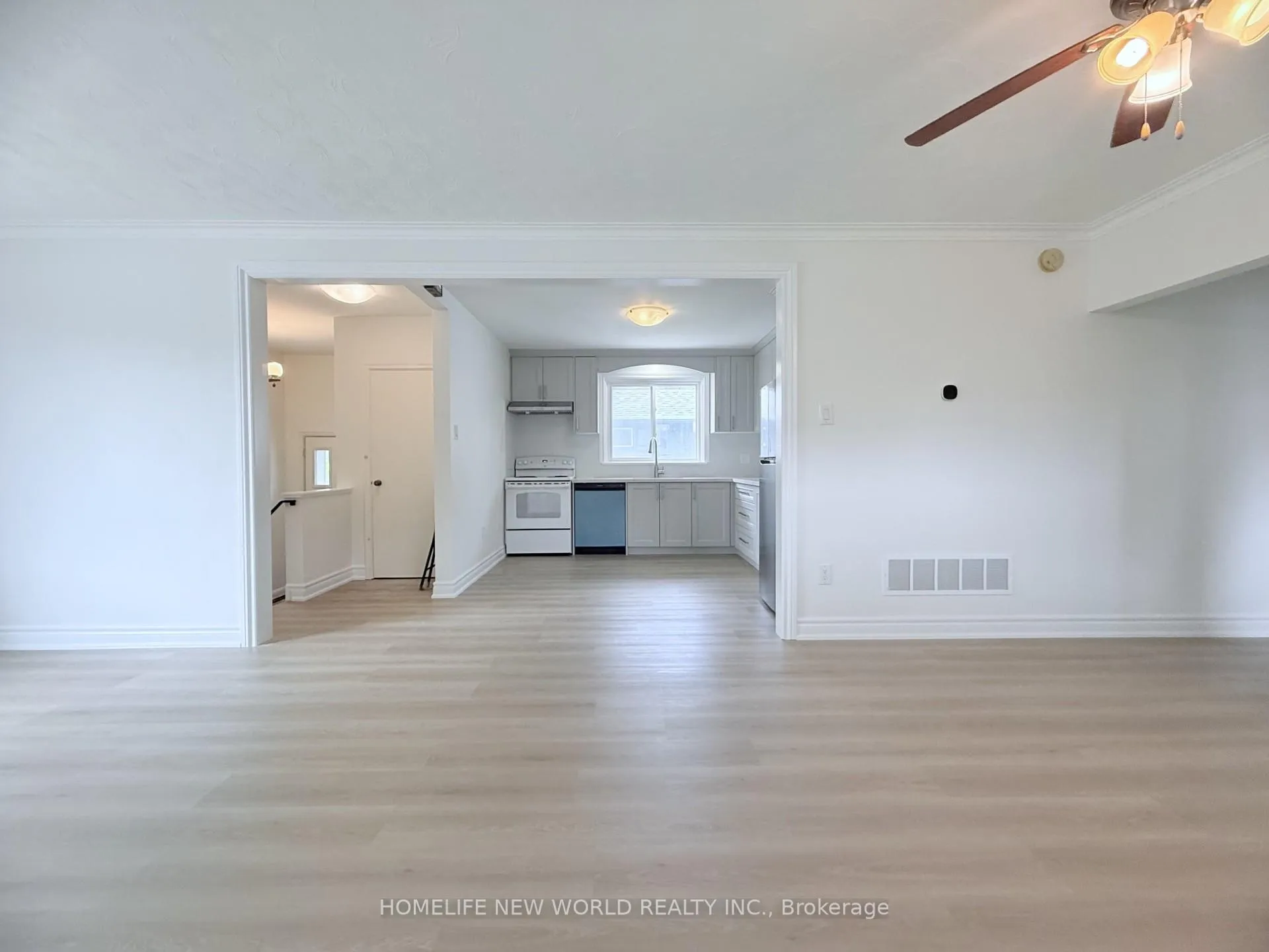 Photo 2 of 61 Crosland Drive, Scarborough, Wexford-Maryvale — HOMEH