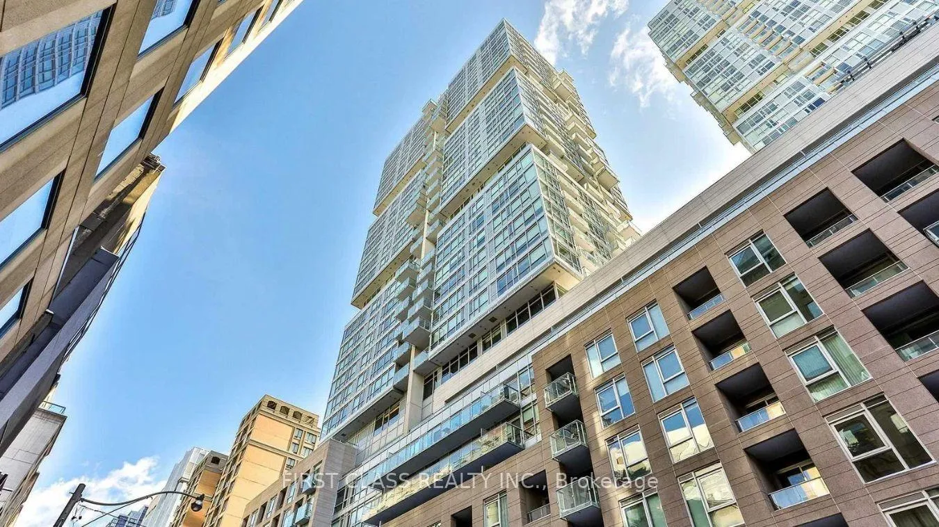Front of Unit 2706, 199 Richmond Street W