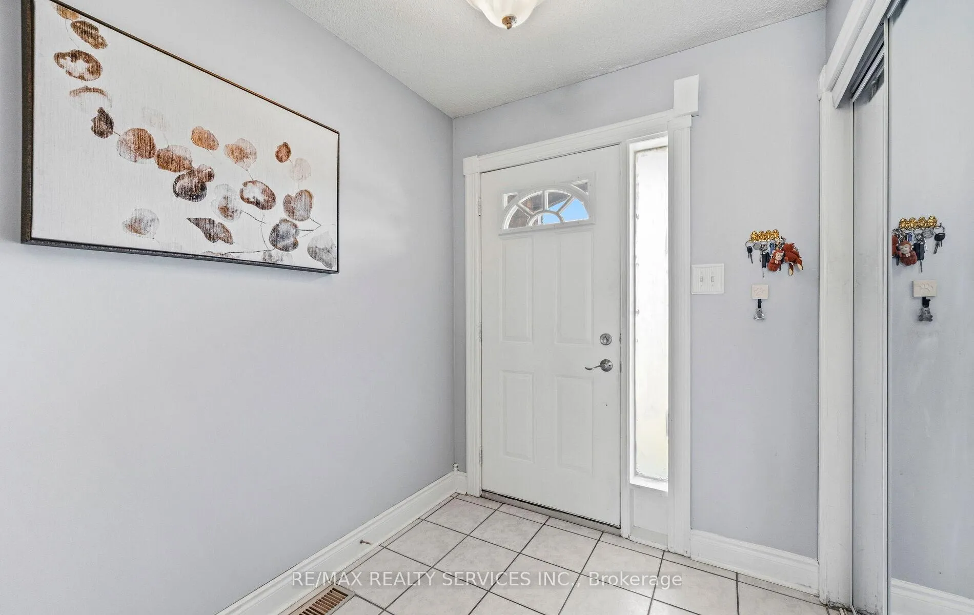 Photo 5 of Unit 68, 200 Cresthaven Road, Brampton, Snelgrove — HOMEH