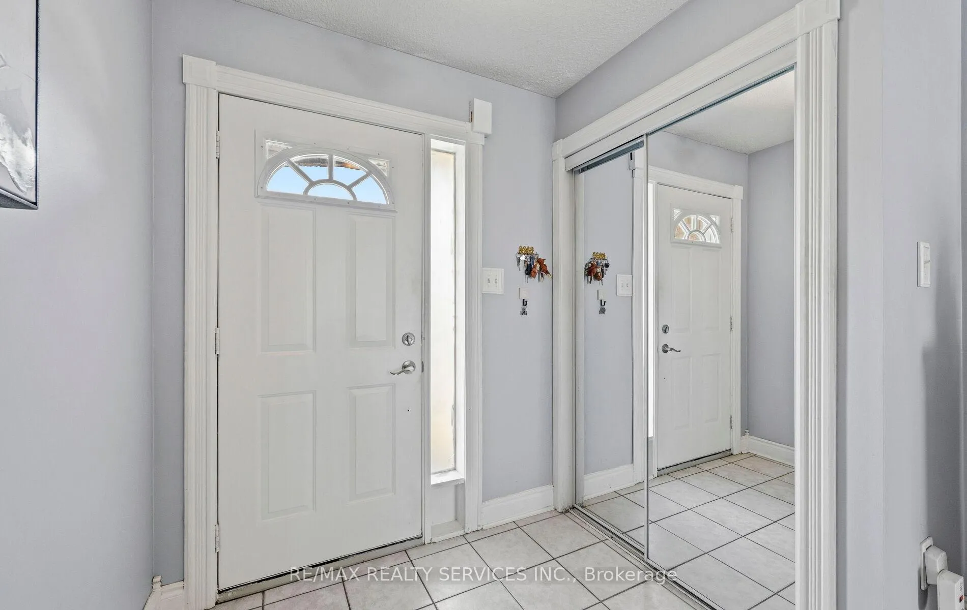 Photo 6 of Unit 68, 200 Cresthaven Road, Brampton, Snelgrove — HOMEH