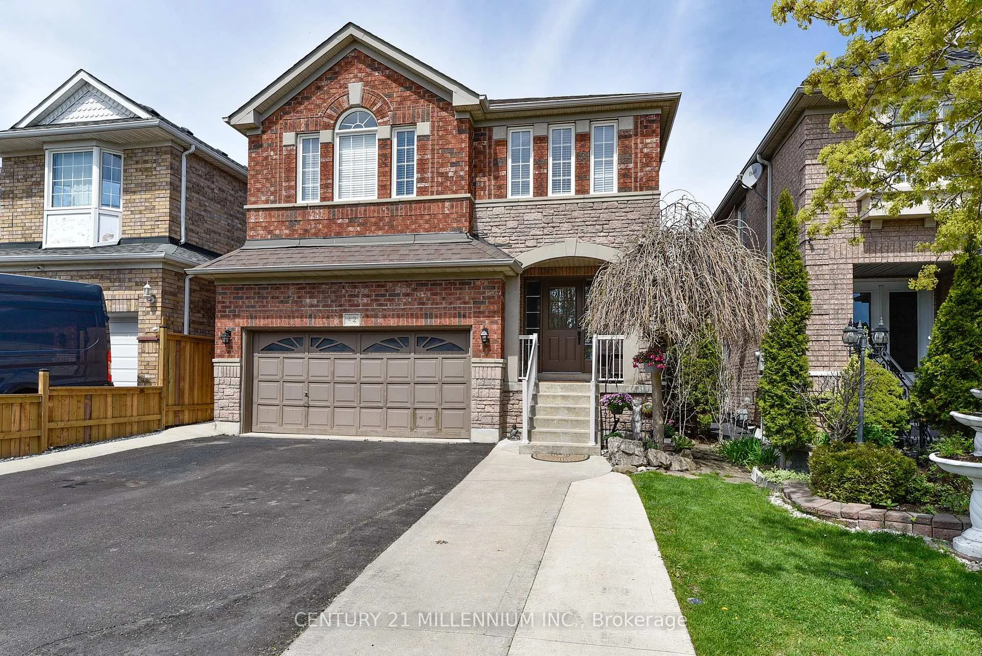Photo 1 of 42 Sweet Clover Crescent, Brampton, Sandringham-Wellington — HOMEH