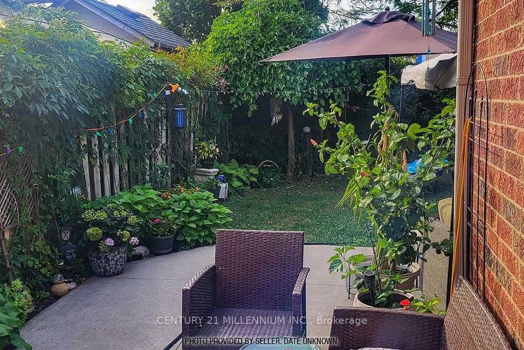 Photo 2 of 42 Sweet Clover Crescent, Brampton, Sandringham-Wellington — HOMEH