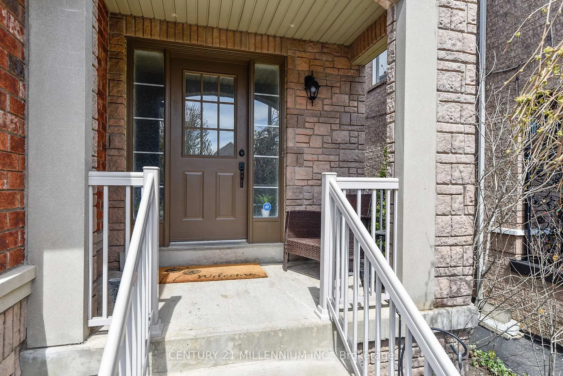 Photo 5 of 42 Sweet Clover Crescent, Brampton, Sandringham-Wellington — HOMEH