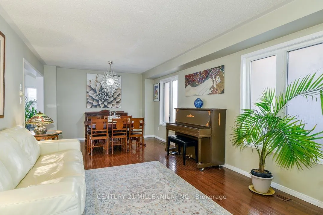 Photo 9 of 42 Sweet Clover Crescent, Brampton, Sandringham-Wellington — HOMEH