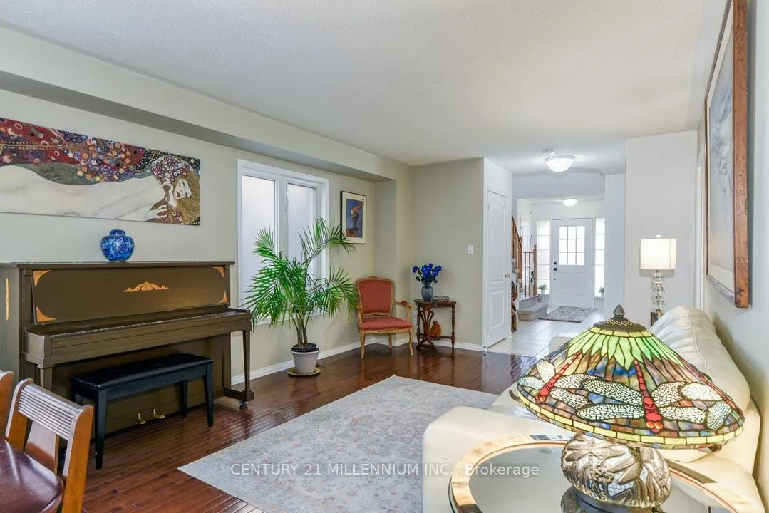 Photo 10 of 42 Sweet Clover Crescent, Brampton, Sandringham-Wellington — HOMEH