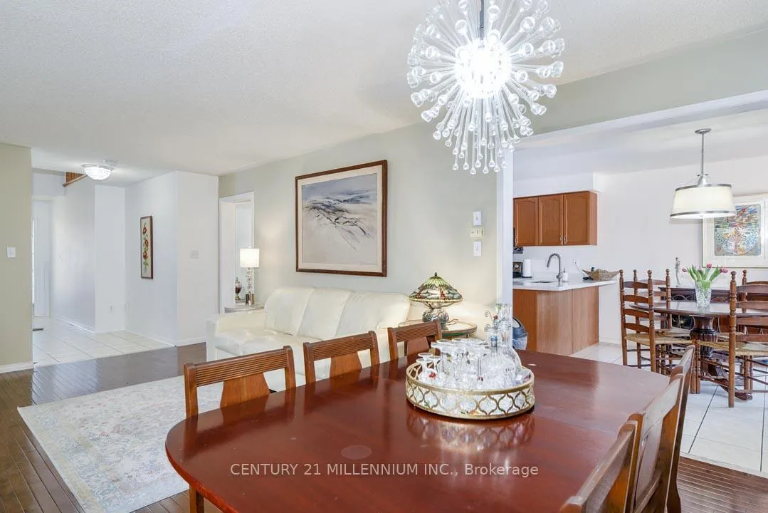 Photo 11 of 42 Sweet Clover Crescent, Brampton, Sandringham-Wellington — HOMEH