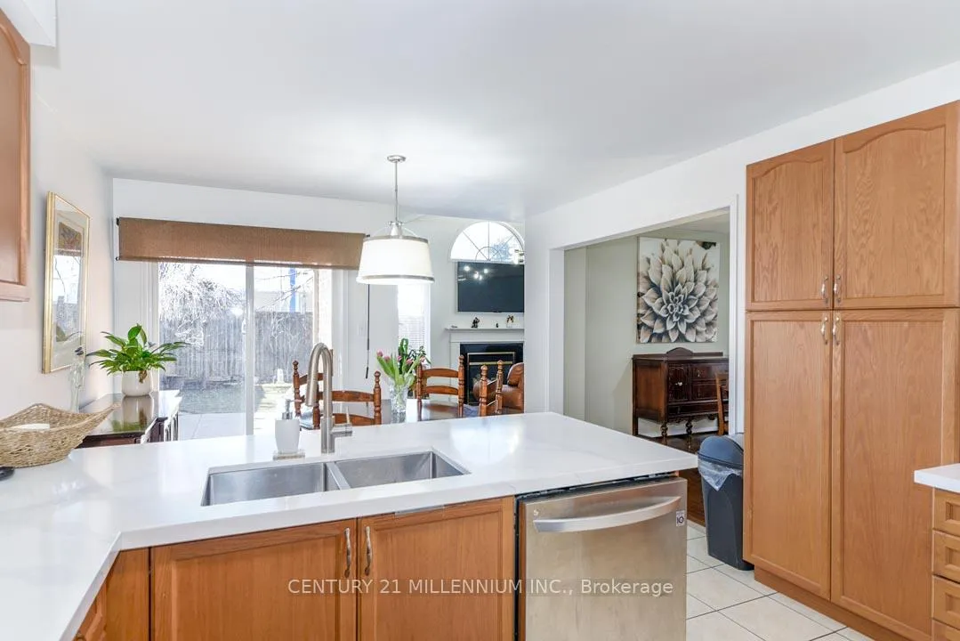Photo 14 of 42 Sweet Clover Crescent, Brampton, Sandringham-Wellington — HOMEH