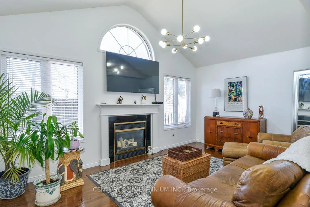 Photo 18 of 42 Sweet Clover Crescent, Brampton, Sandringham-Wellington — HOMEH