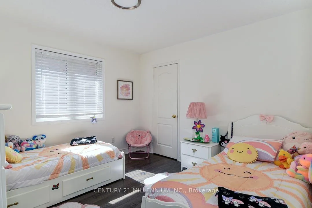 Photo 23 of 42 Sweet Clover Crescent, Brampton, Sandringham-Wellington — HOMEH